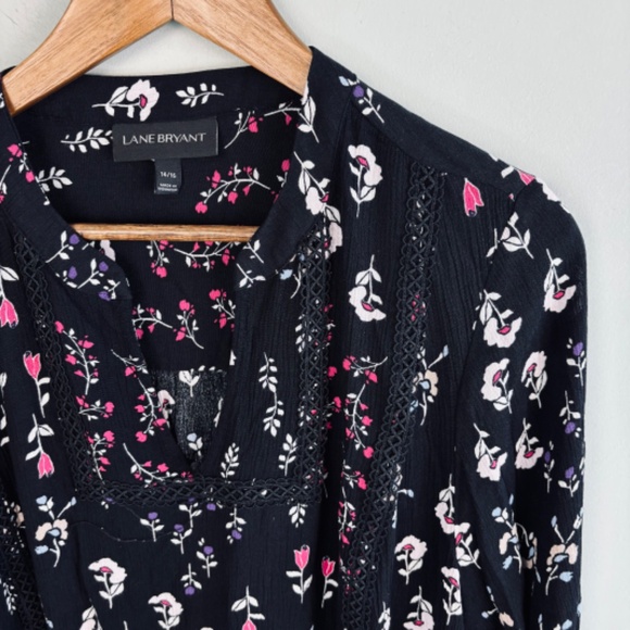 Lane Bryant Black Floral Crochet Inset Tunic Size 14/16 - Picture 1 of 3